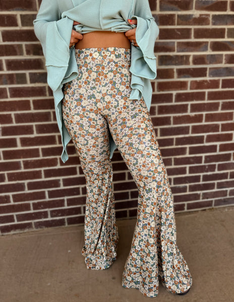 Dream in flowers flare pants