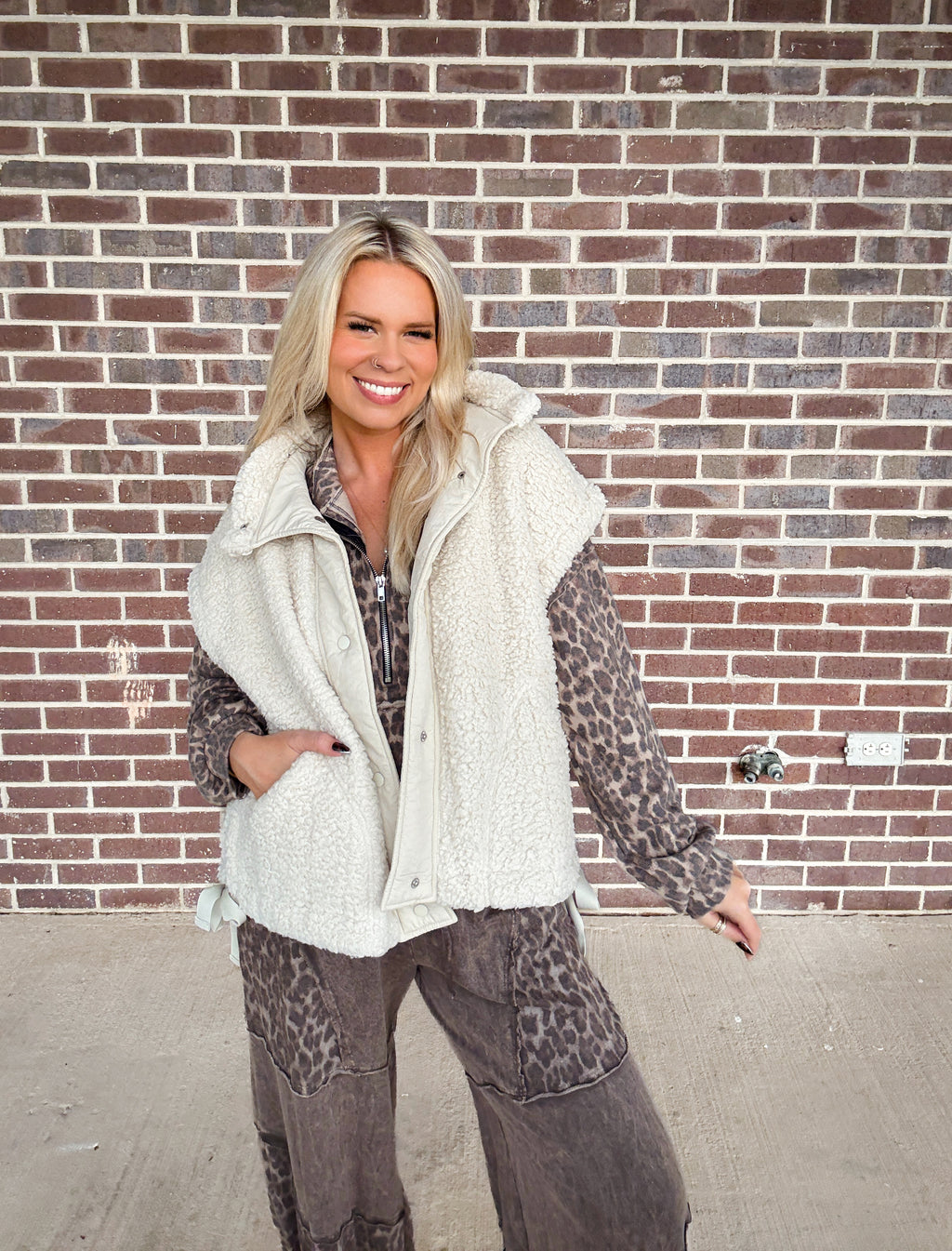Wild Mesa Sherpa Vest- Sand