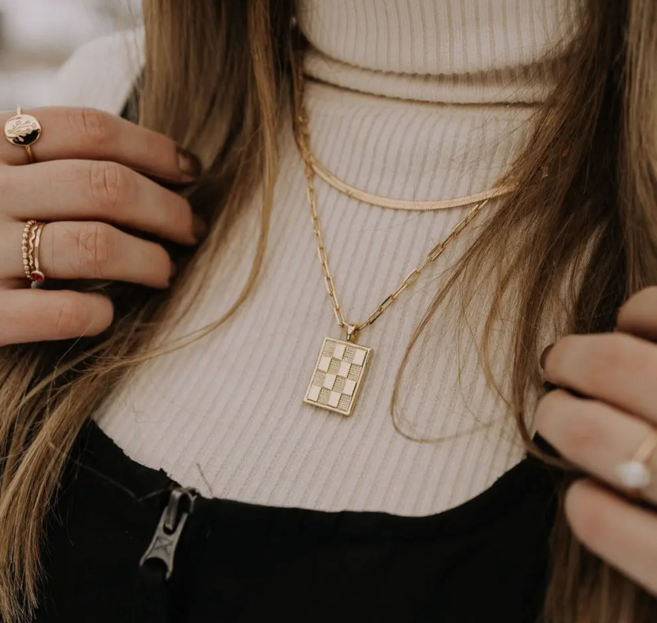 Checkered Necklace in Gold