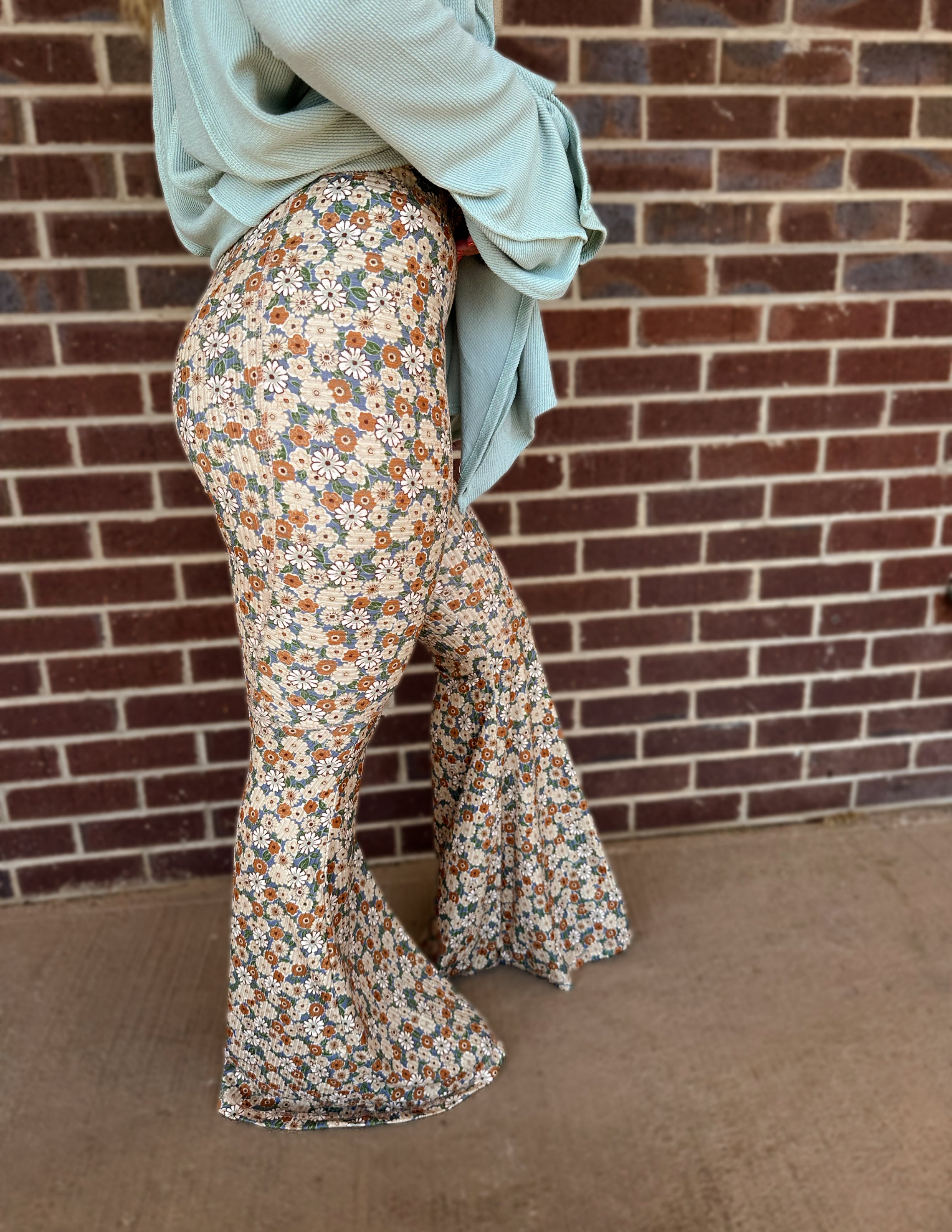 Dream in flowers flare pants