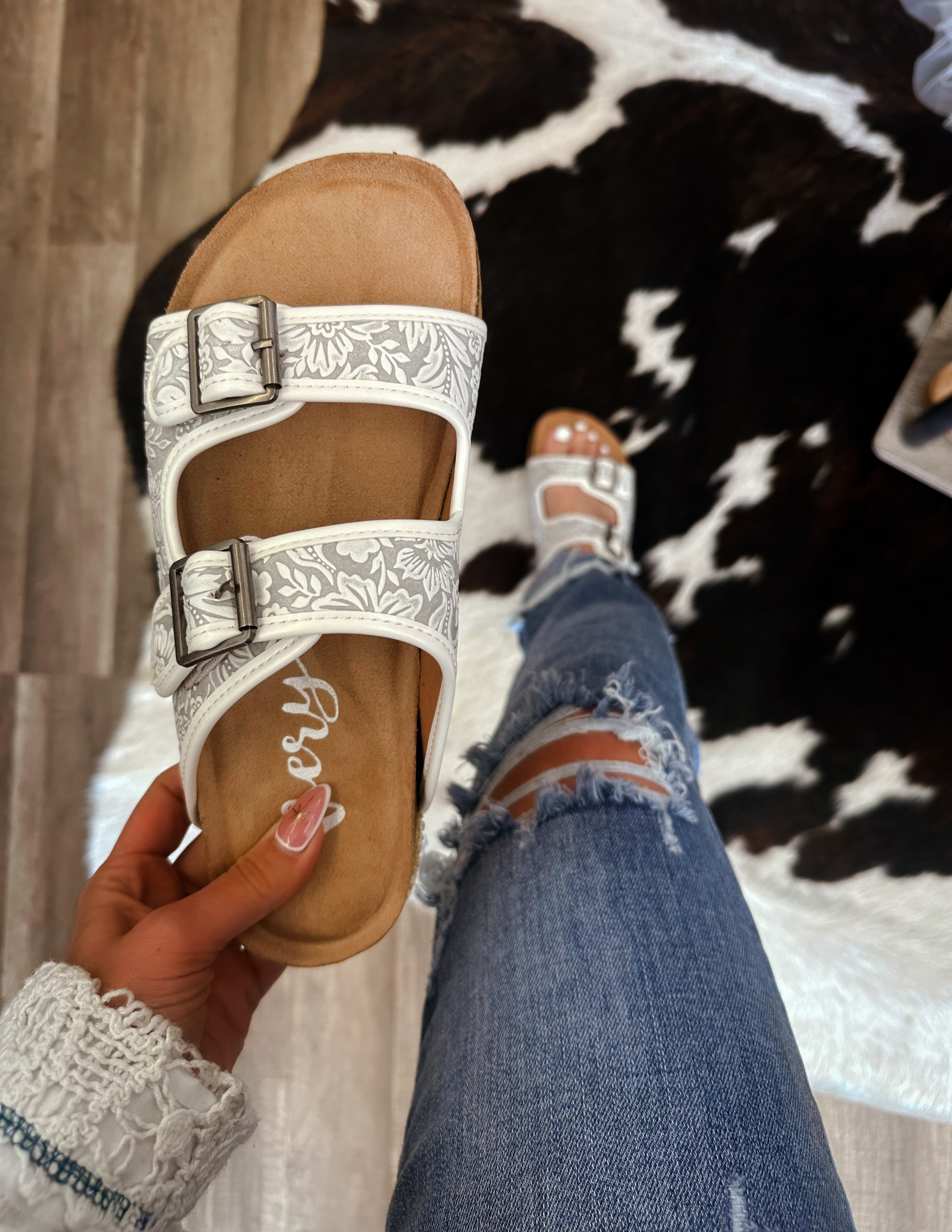 The Lainey Sandals-White