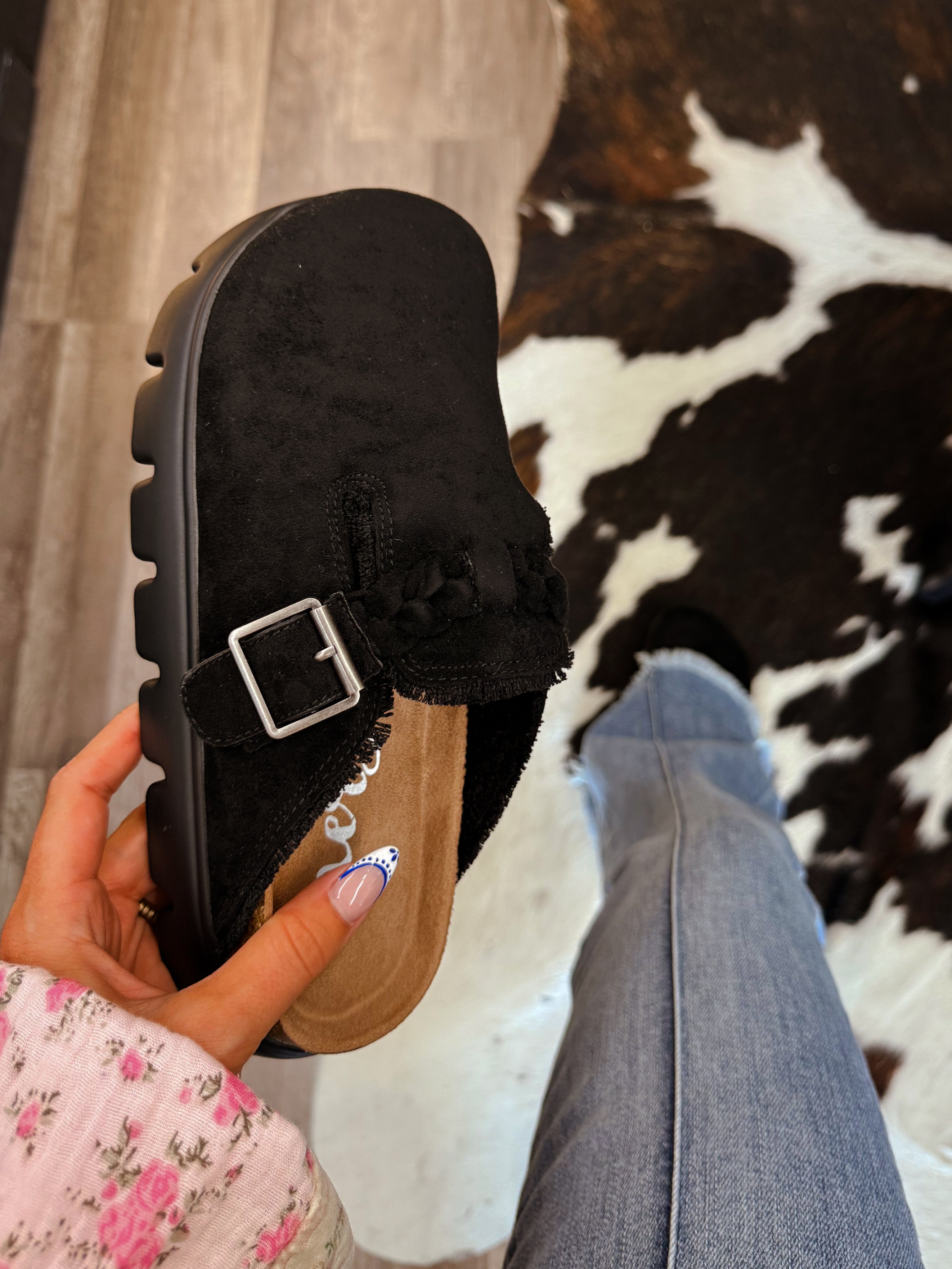 The Callie Platform Clogs- Black