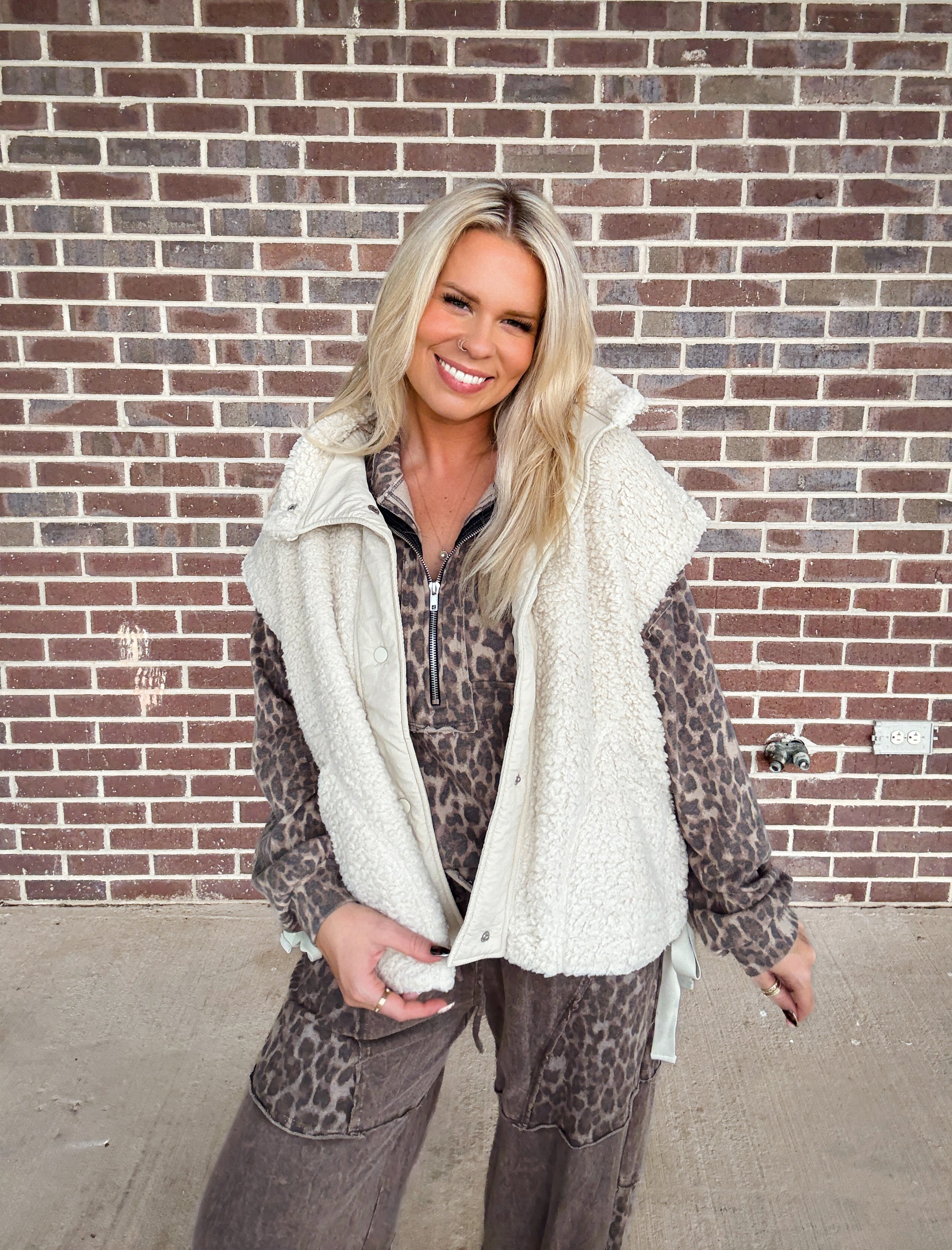 Wild Mesa Sherpa Vest- Sand