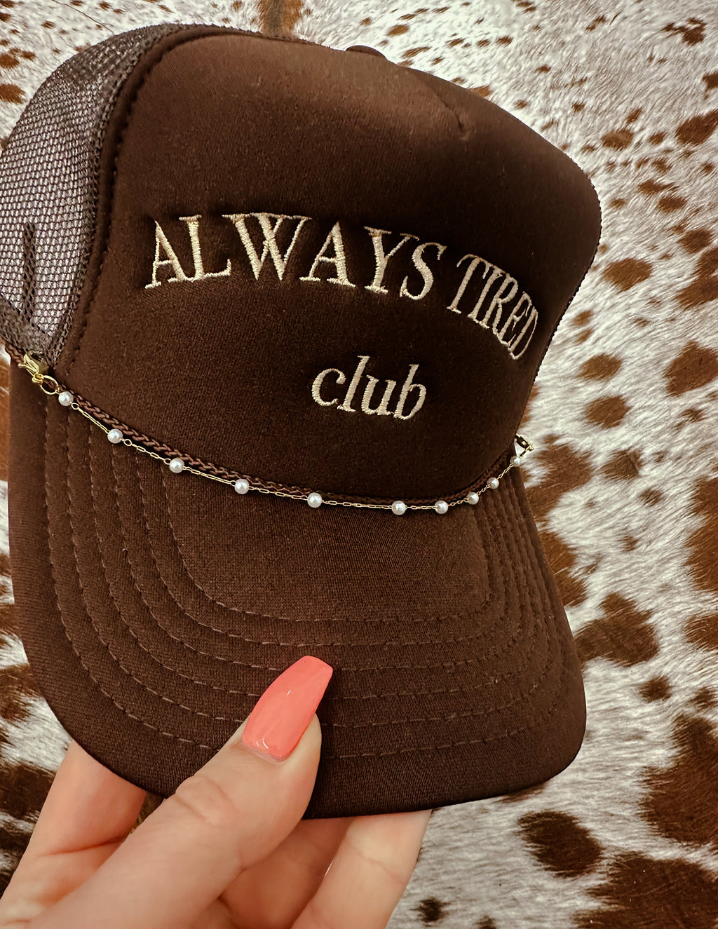 Dainty Pearl Trucker Chain