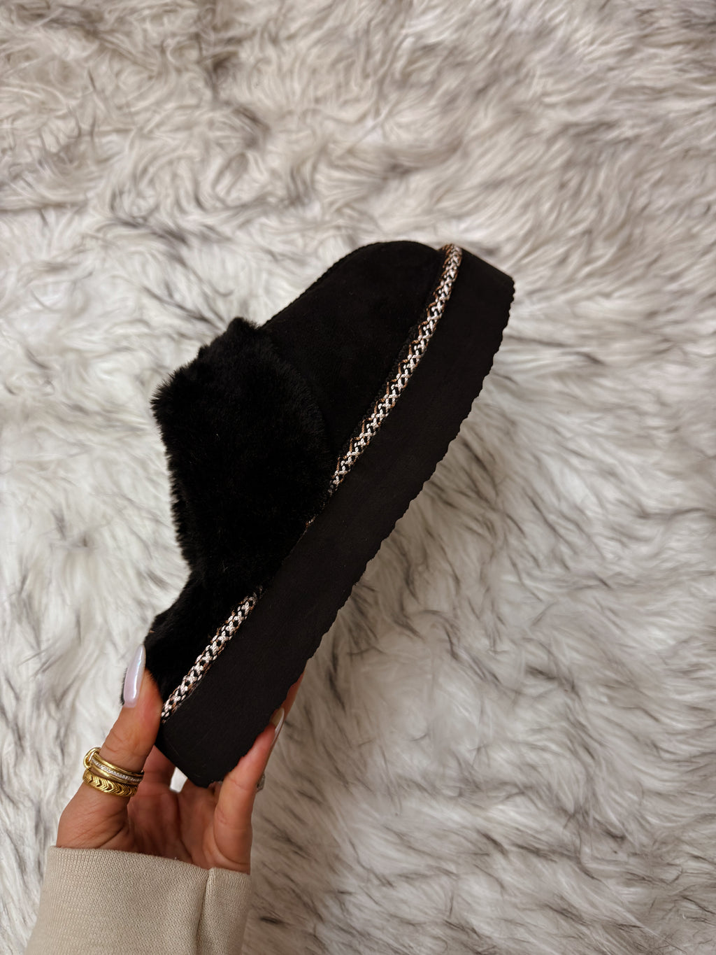 The Delaney Slippers- Black