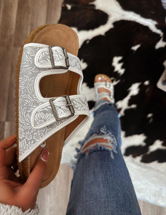 The Lainey Sandals-White