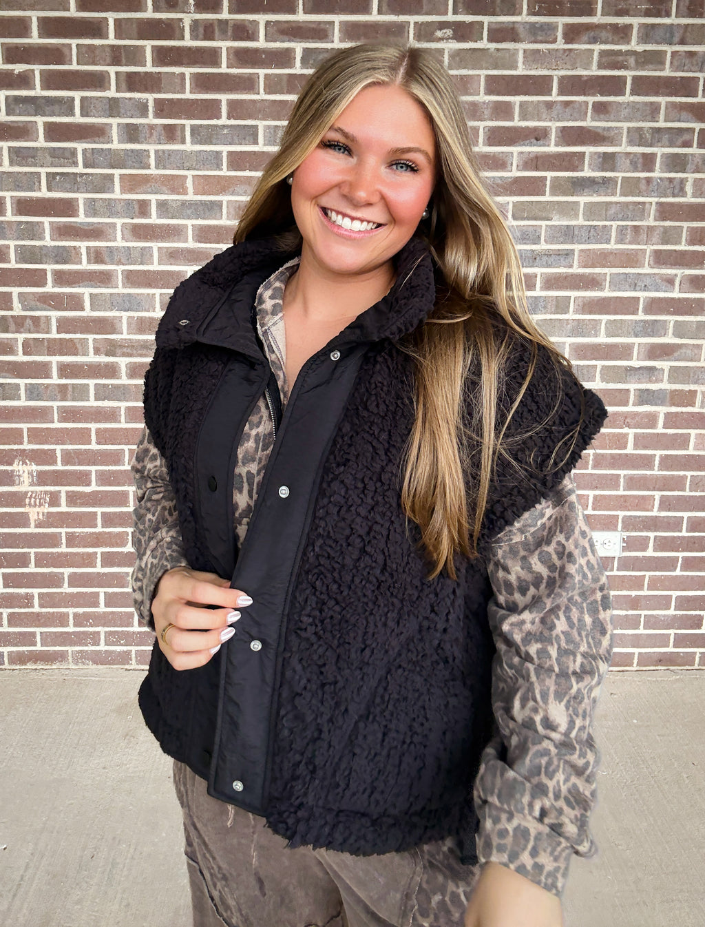 Wild Mesa Sherpa Vest- Black