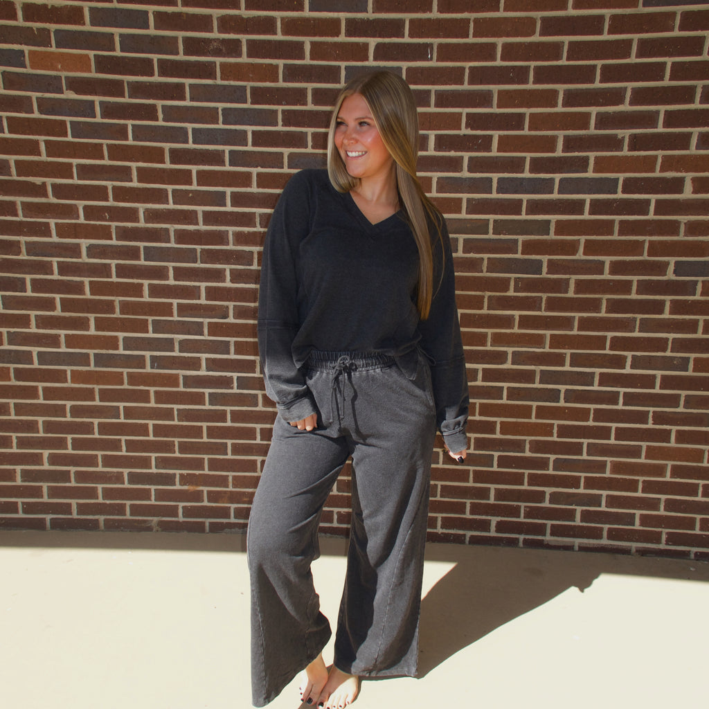 The Ivy Top- Black