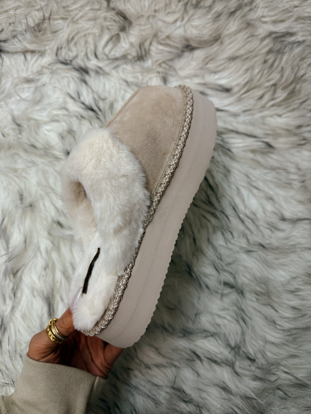 The Delaney Slippers- Cream