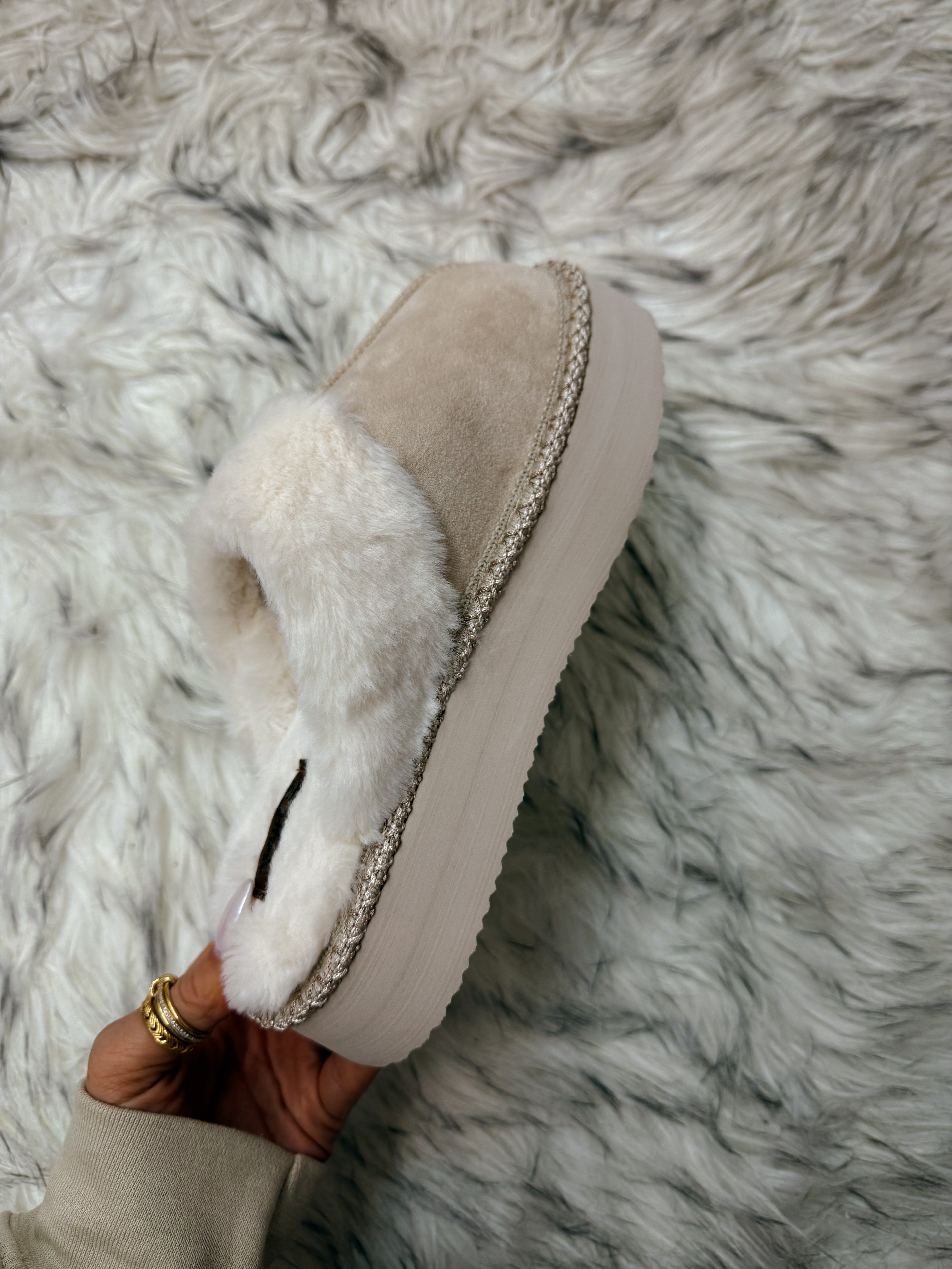 The Delaney Slippers- Cream