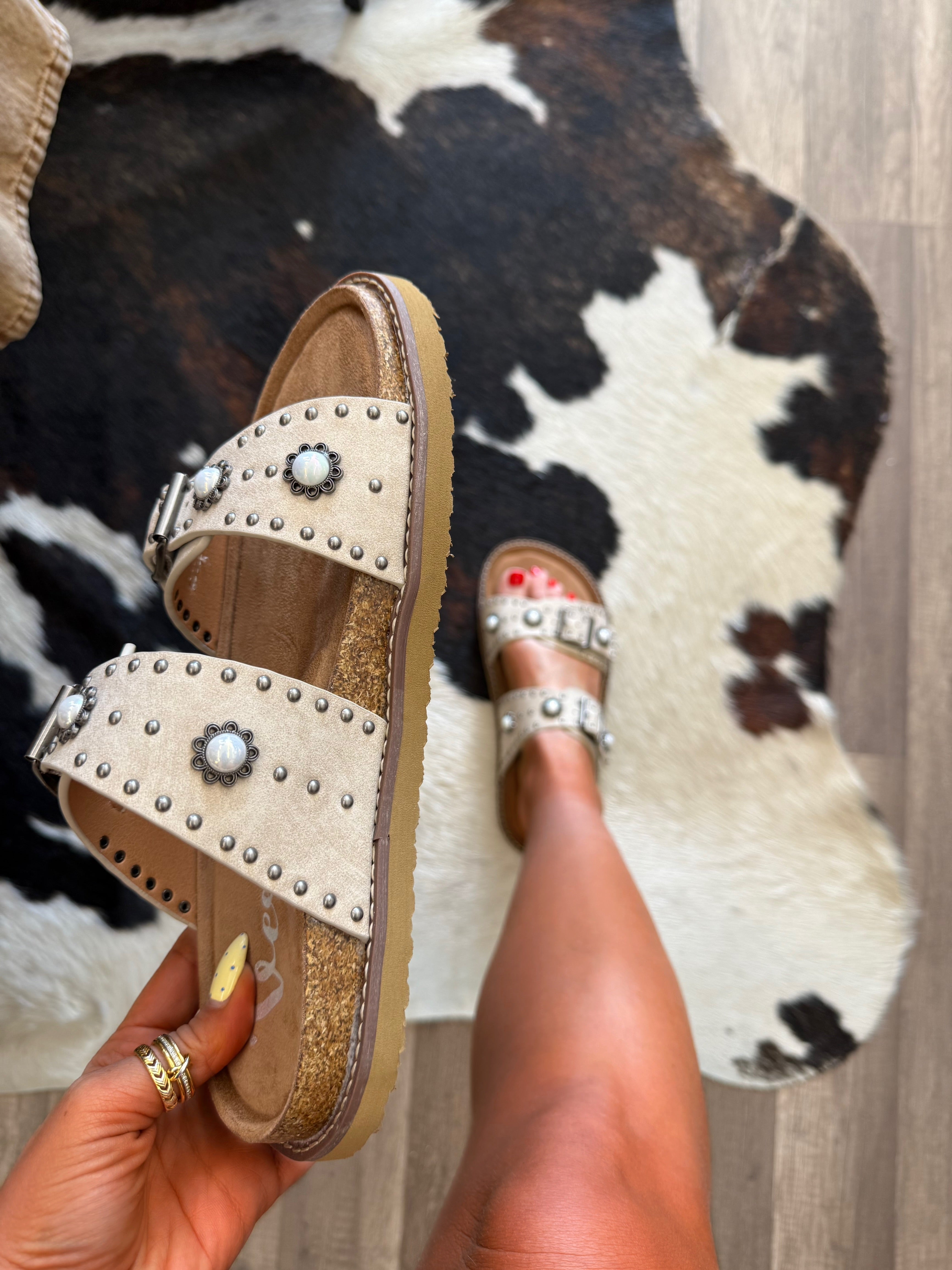The Joleen Sandals- Cream