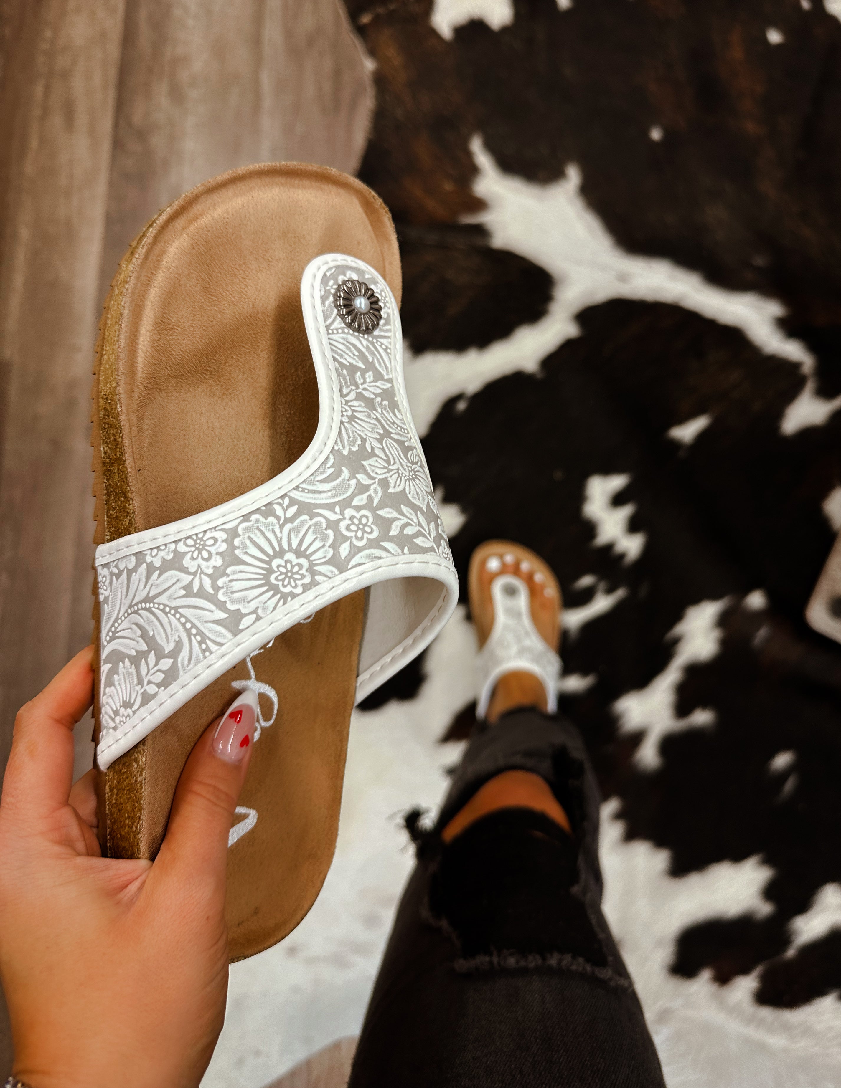 The Casanova Sandals- White