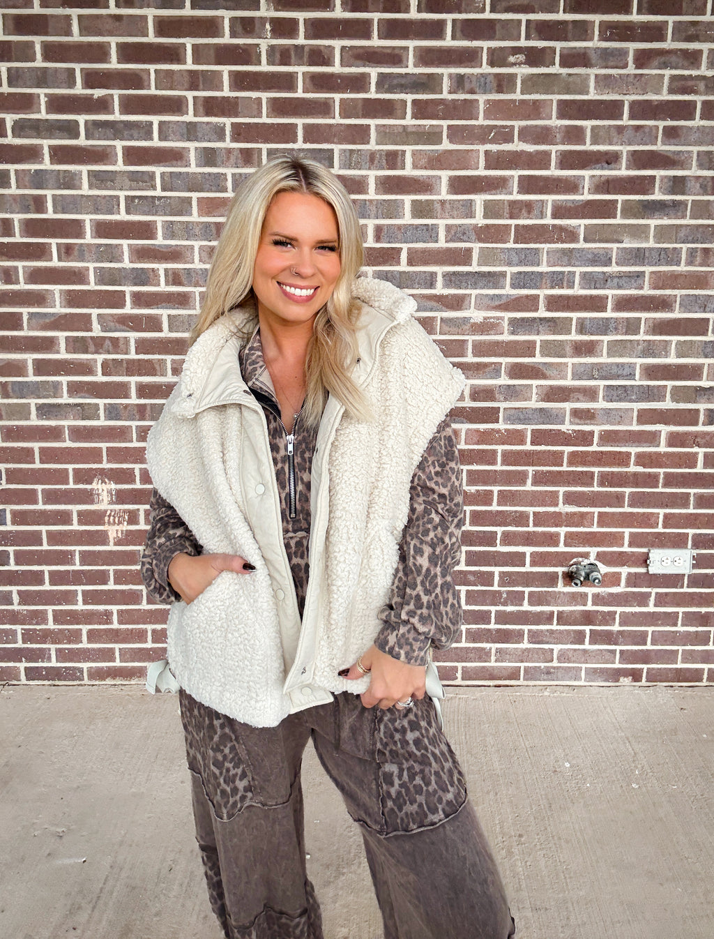 Wild Mesa Sherpa Vest- Sand