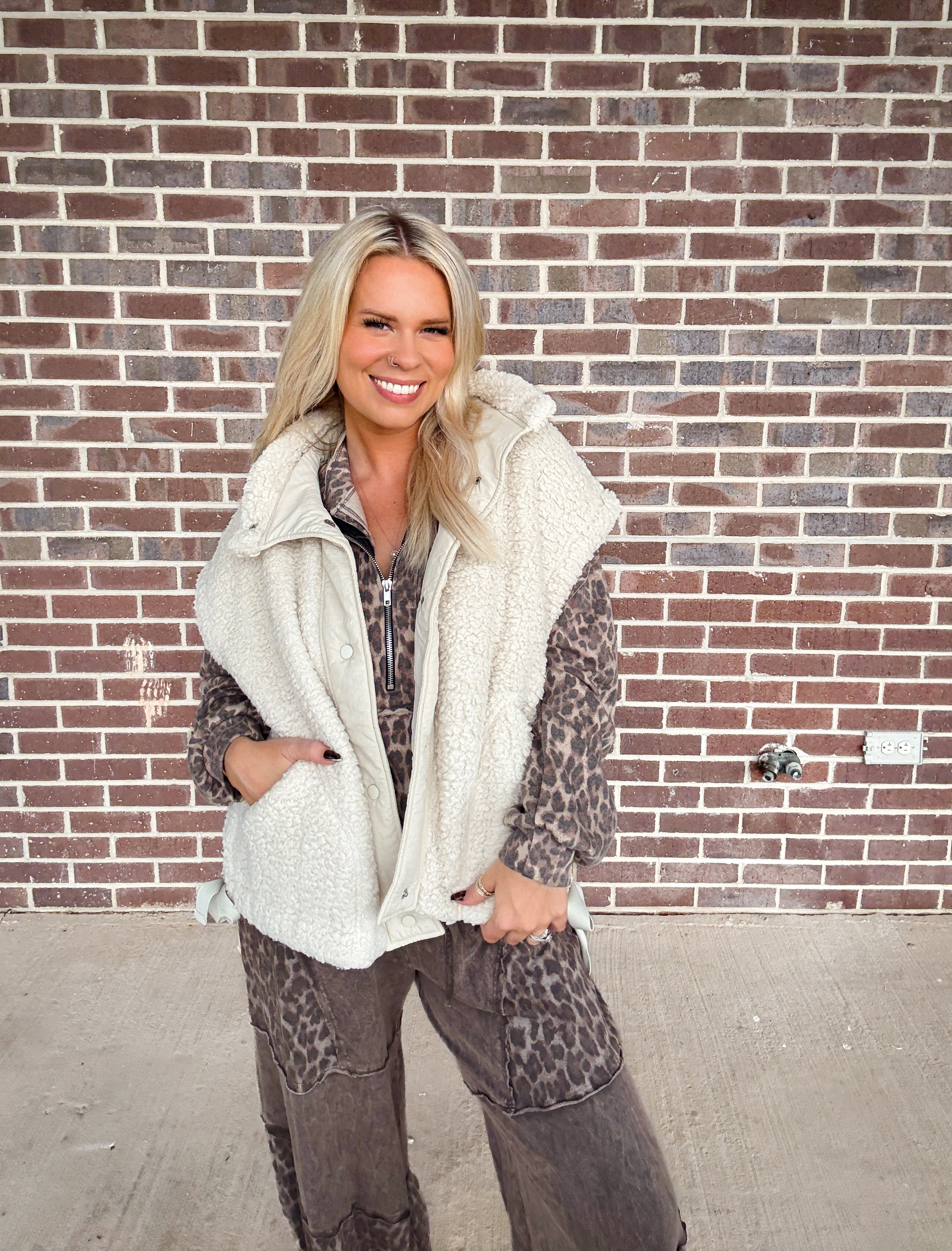 Wild Mesa Sherpa Vest- Sand