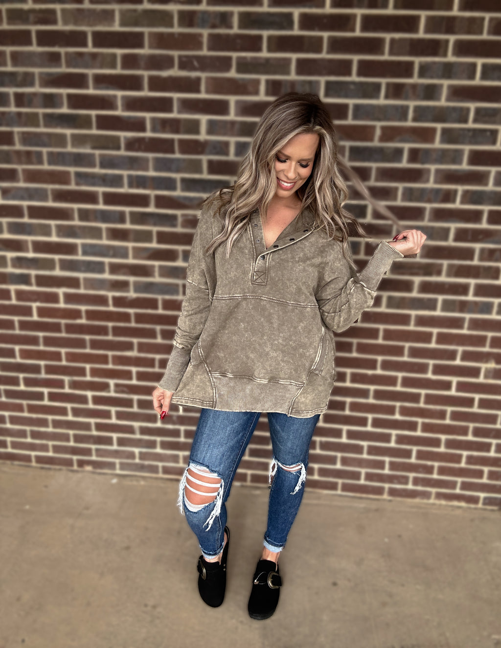 The East Coast button pullover- Mocha