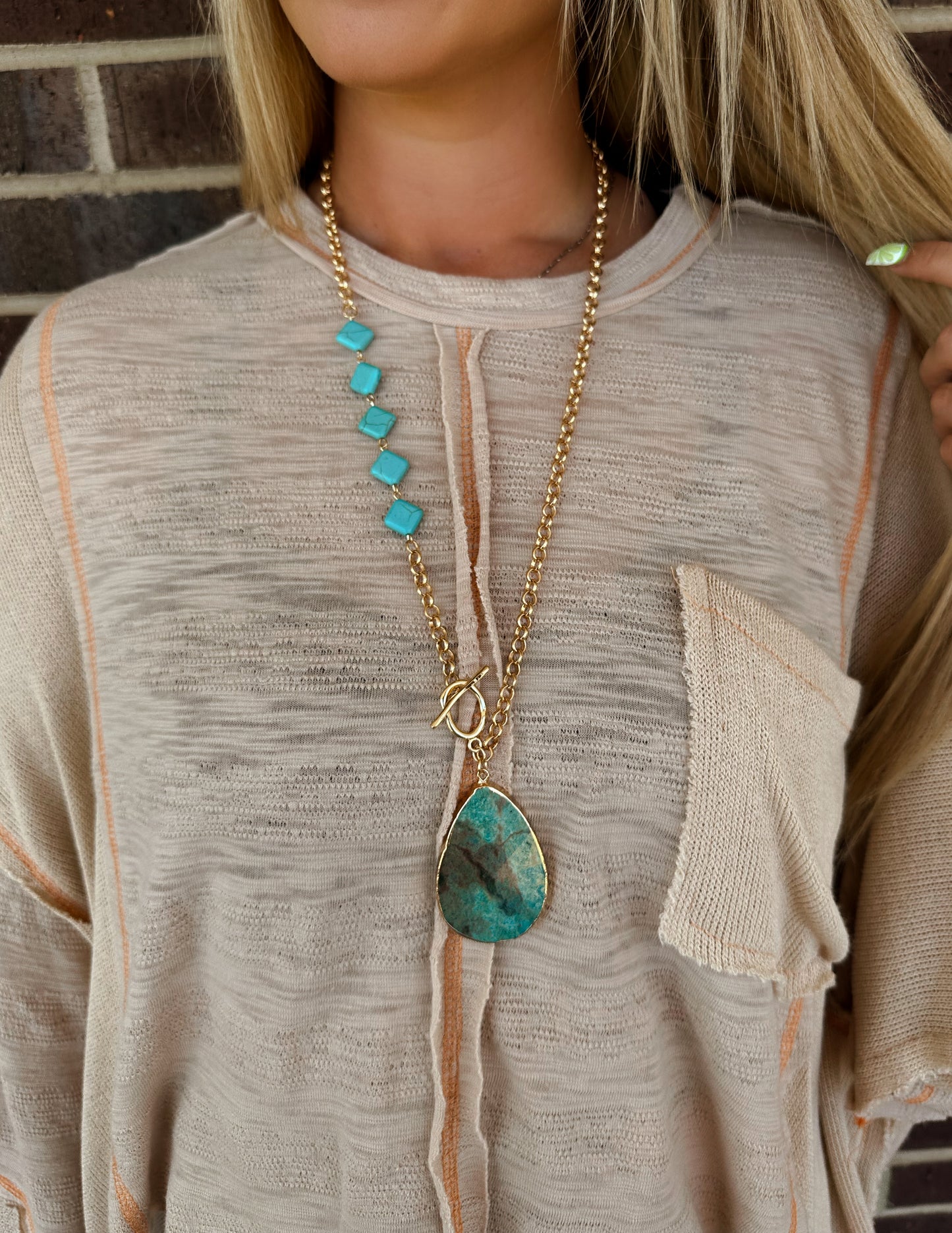 Glimpse of turquoise necklace