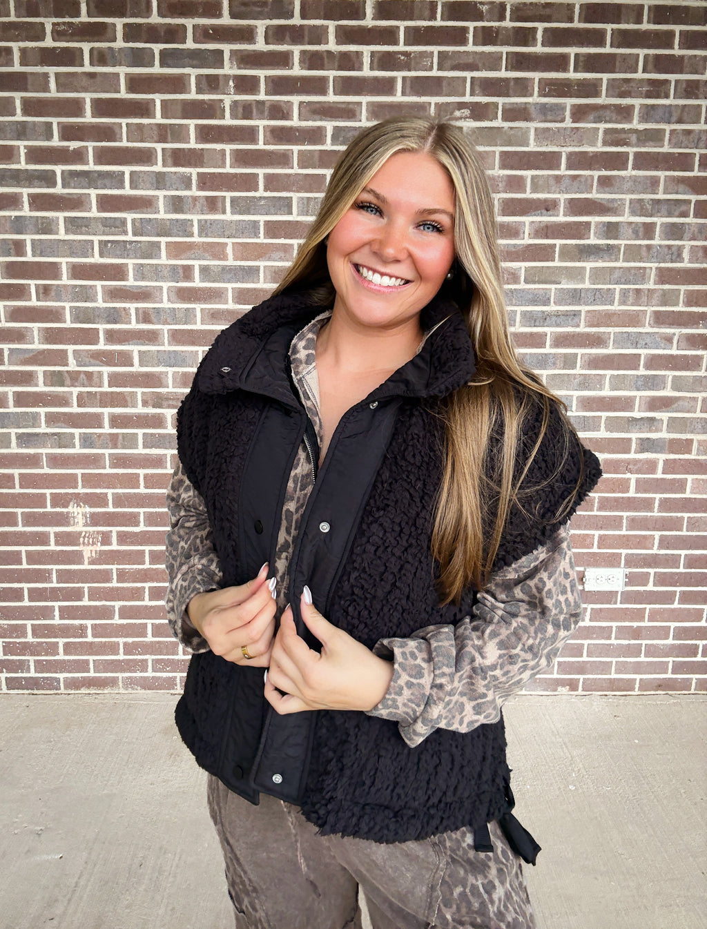 Wild Mesa Sherpa Vest- Black