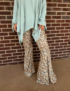 Dream in flowers flare pants