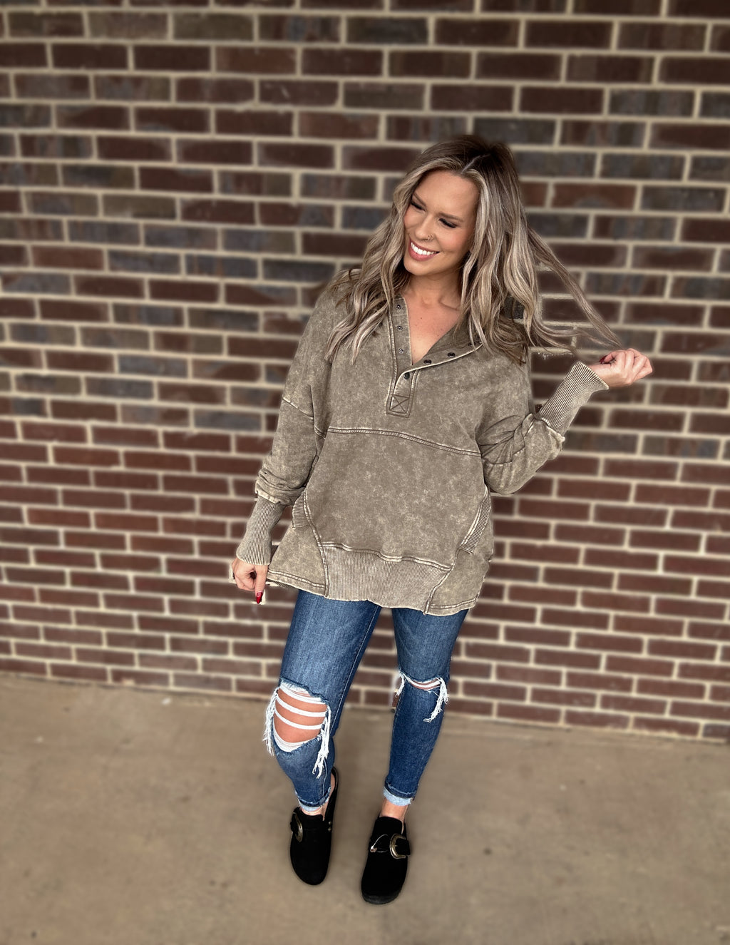 The East Coast button pullover- Mocha