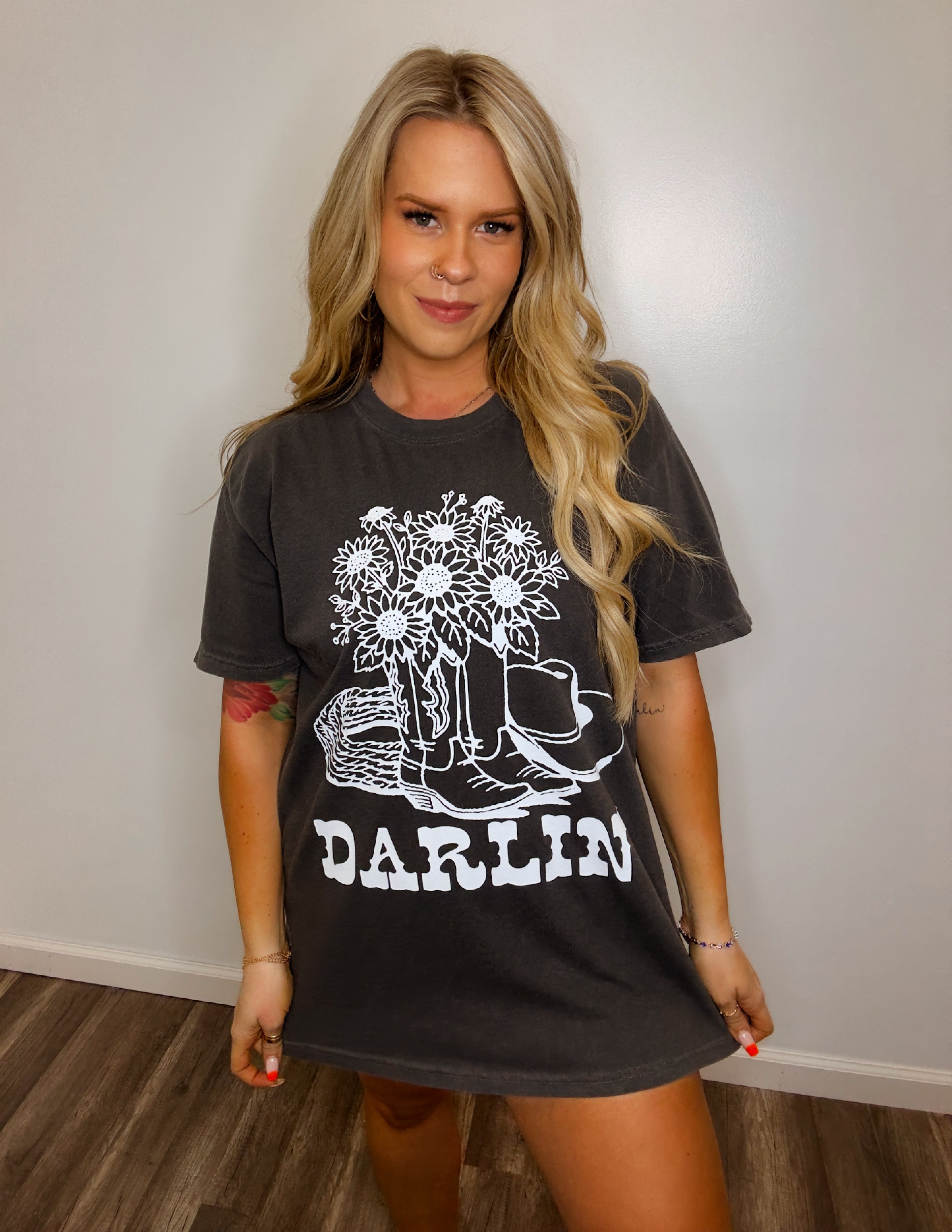 Darlin Graphic tee