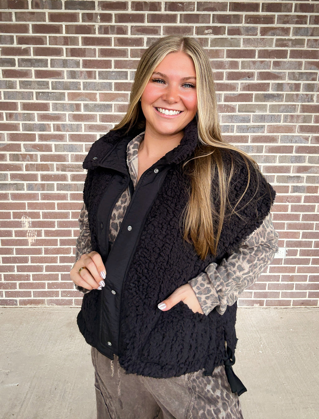 Wild Mesa Sherpa Vest- Black