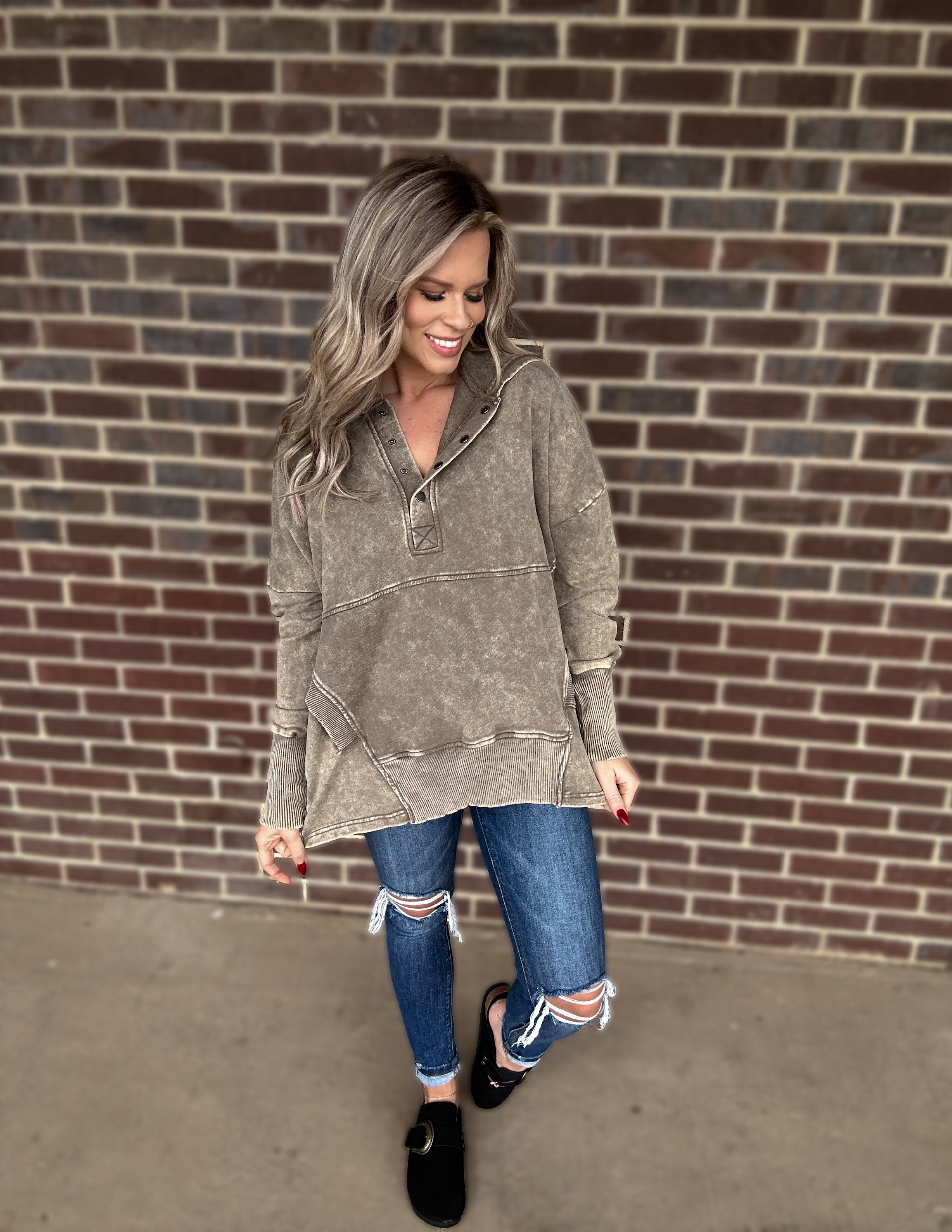 The East Coast button pullover- Mocha