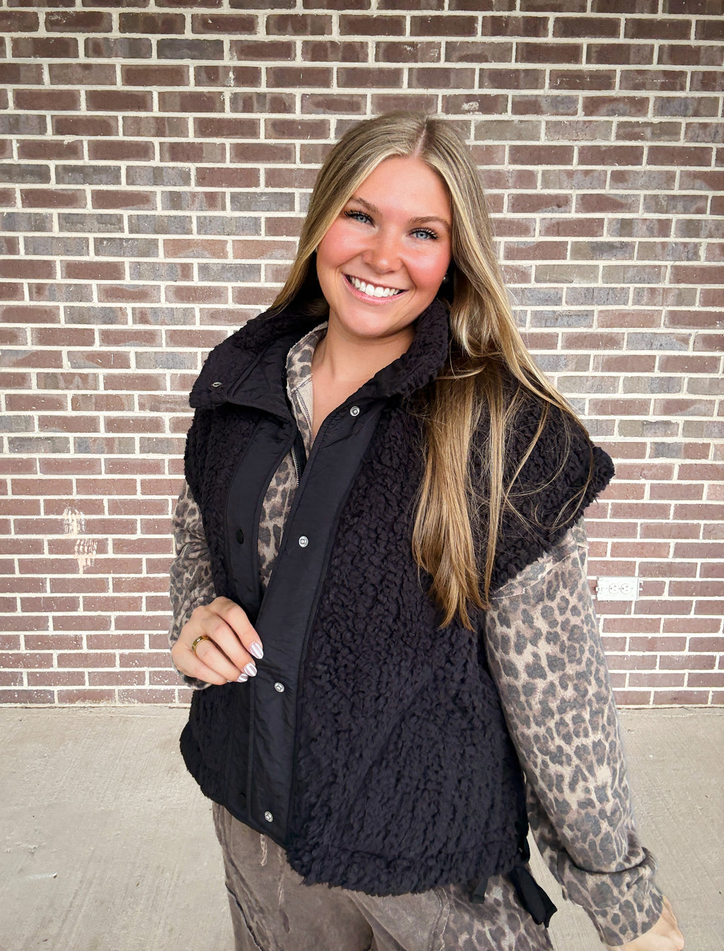 Wild Mesa Sherpa Vest- Black