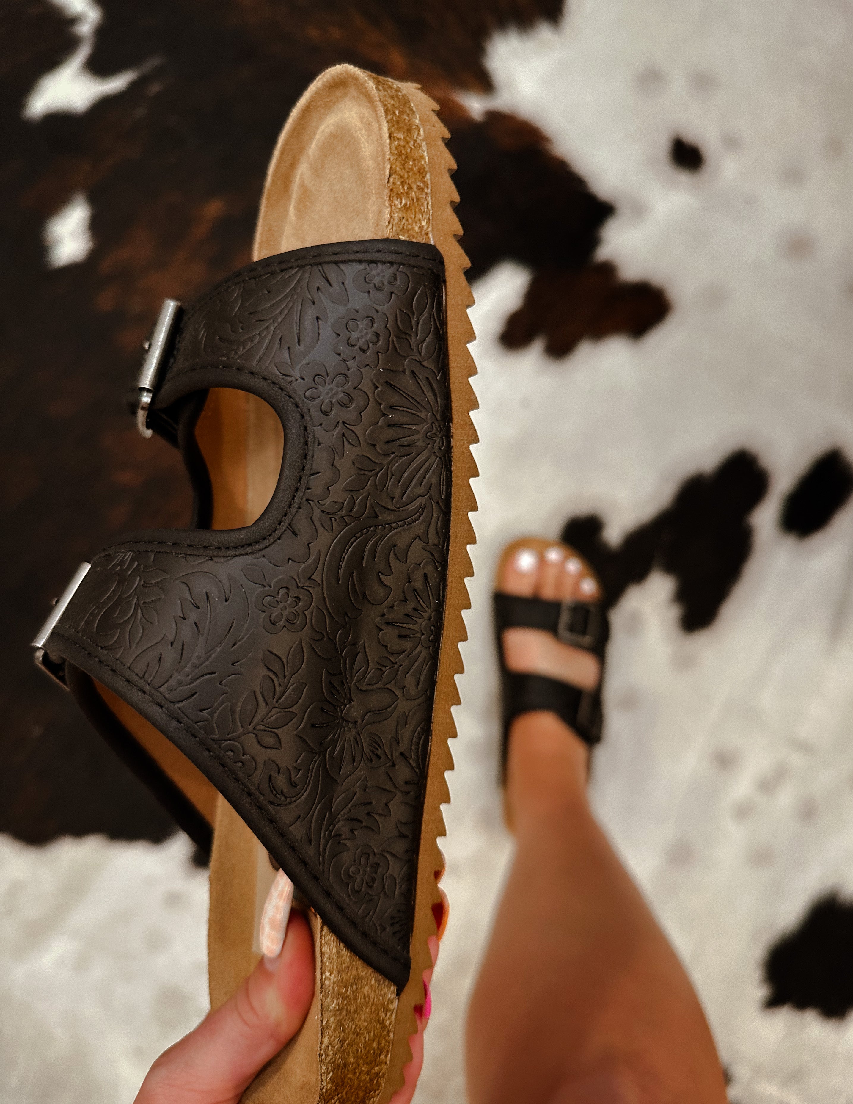 The Lainey Sandals in Black